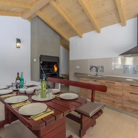 In Pjescana Uvala Mit Garten, Grill Apartmán *