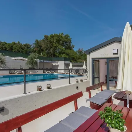 Apartman In Pjescana Uvala Mit Garten, Grill *