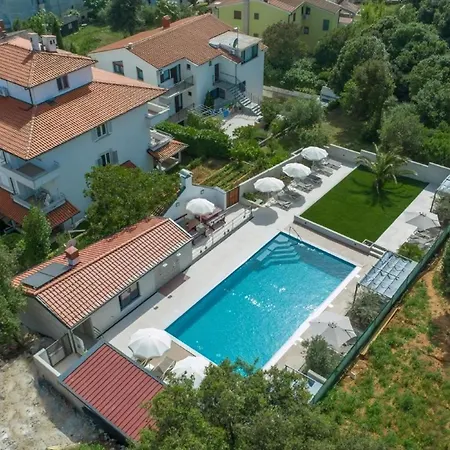 Apartmán In Pjescana Uvala Mit Garten, Grill Pula